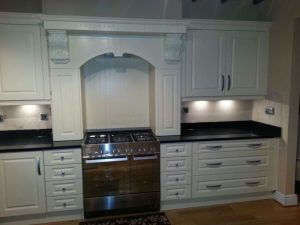 Stunning Kitchen With Extractor Alcove